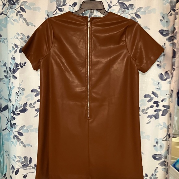 Jincys Boutique- Leather “BRAND NEW”Dress gorgeous. Perfect length. Size L - Picture 2 of 2
